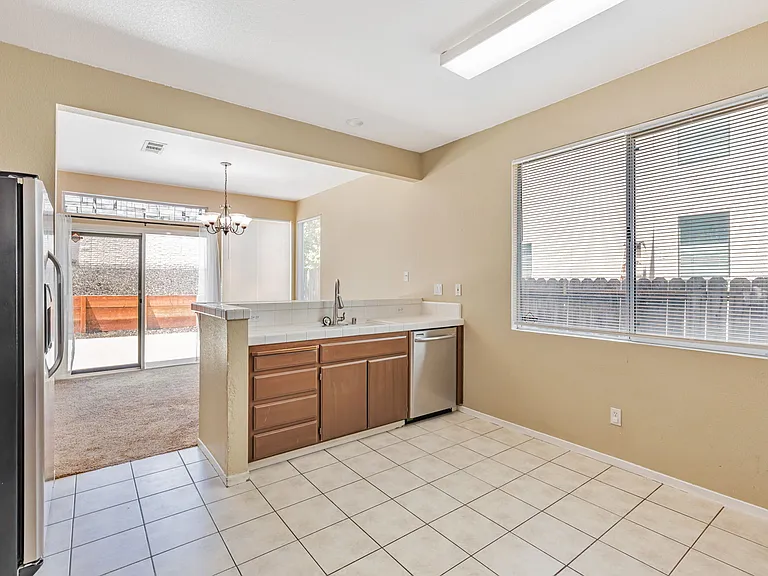 4405 Fall Ln — Photo 7