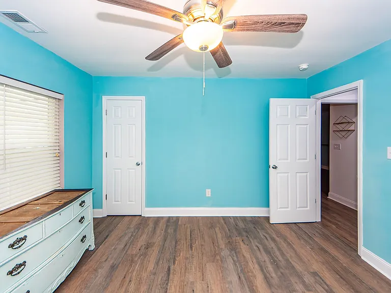 6933 Raymond Ave — Photo 16
