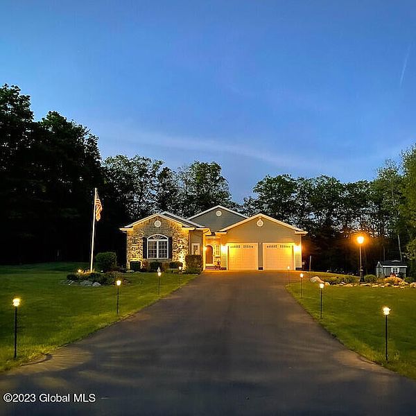 4th image of 790 Waters Road