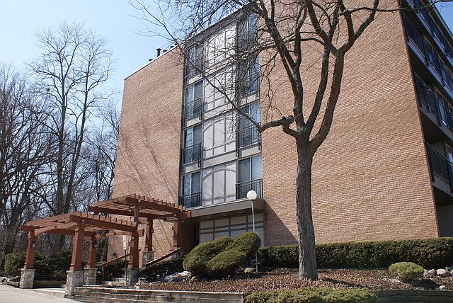 1st image of 5800 Oakwood Dr Unit 5D