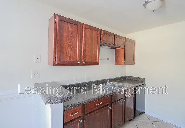 180 Line St #A — Photo 6