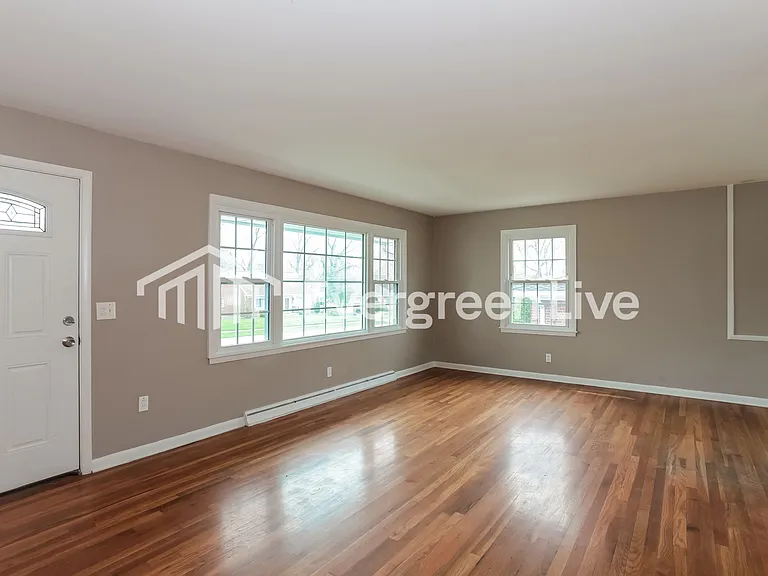 2590 Altura Dr — Photo 4