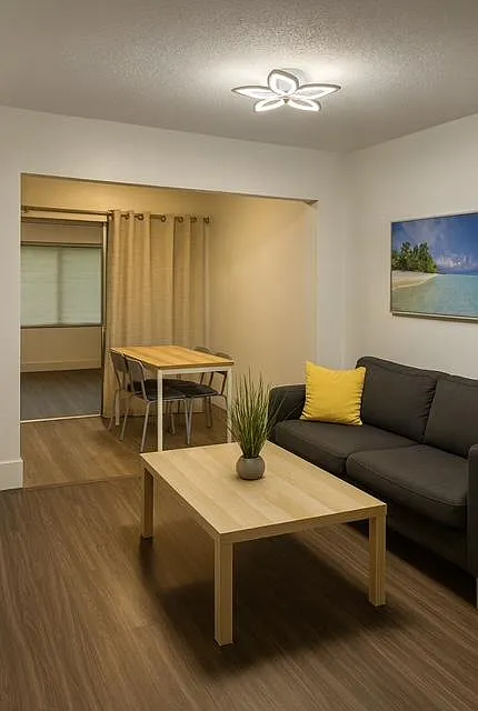 4 bed, 3.0 bath, 2200 sqft, $1,274 — Photo 4
