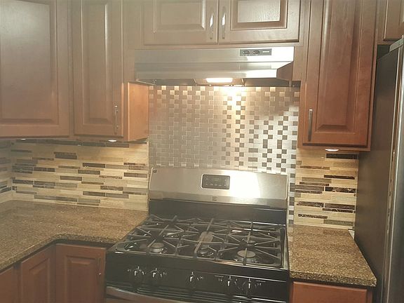 5th image of 15 Livingston Ave