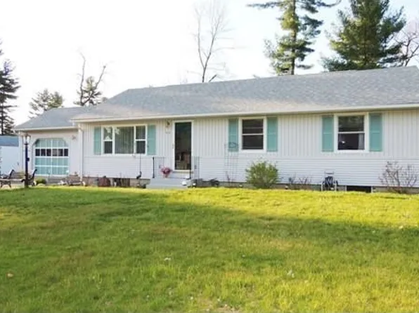 96 Willowbrook Dr, Springfield, MA 01129