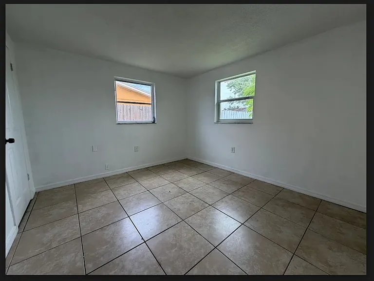 10110 Cherry Creek Ln — Photo 17