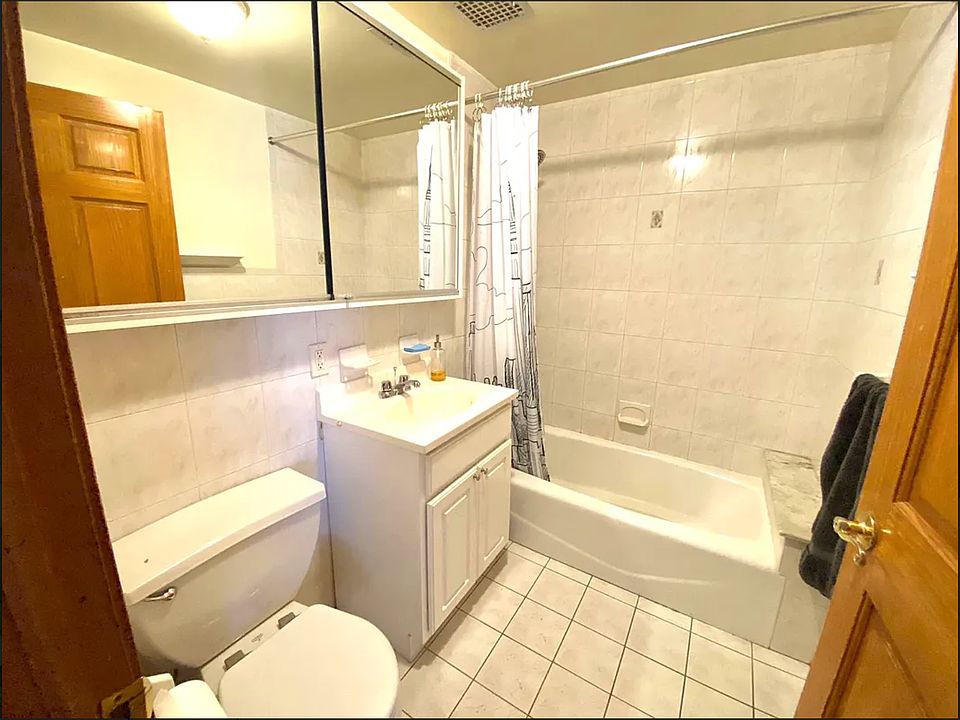 2nd image of 255 W 75th St APT 6b