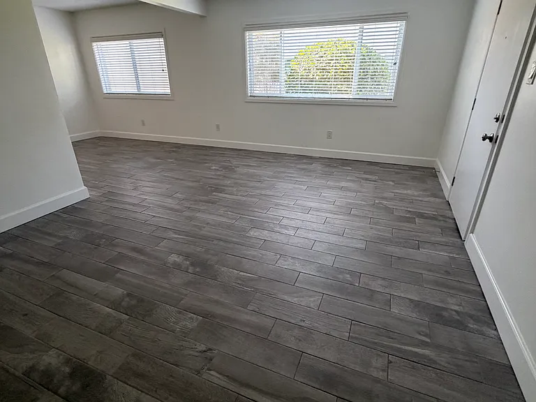 917 Georgia St — Photo 11