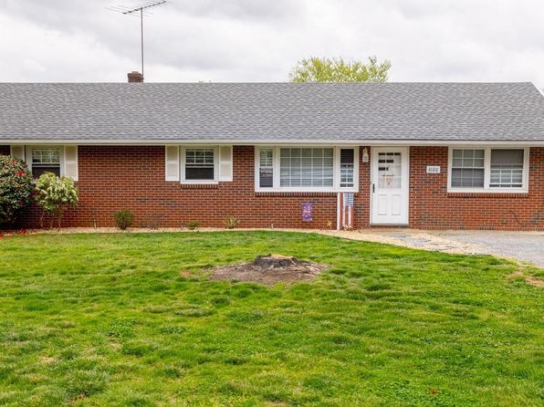 4100 Roark Mill Rd, Hurt, VA 24563