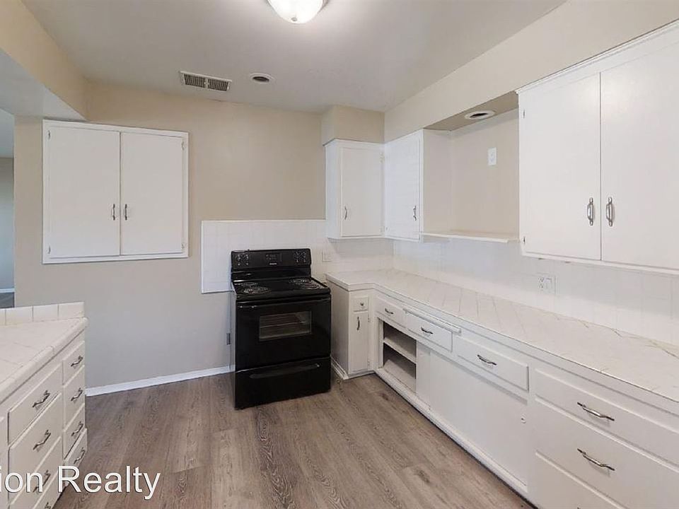 1st image of 8269 Red Hill C C Dr #C