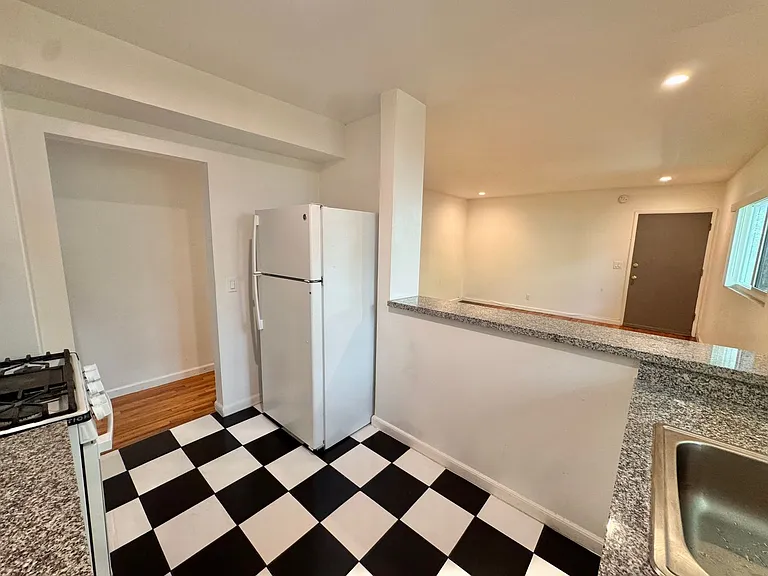 3771 Vinton Ave — Photo 10