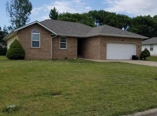 401 Race Rd, Willard, MO 65781