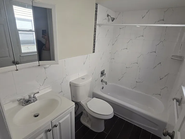 38 Wainwright St #1A — Photo 9