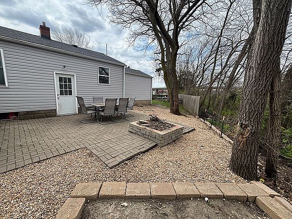 2nd image of 406 Armstrong St