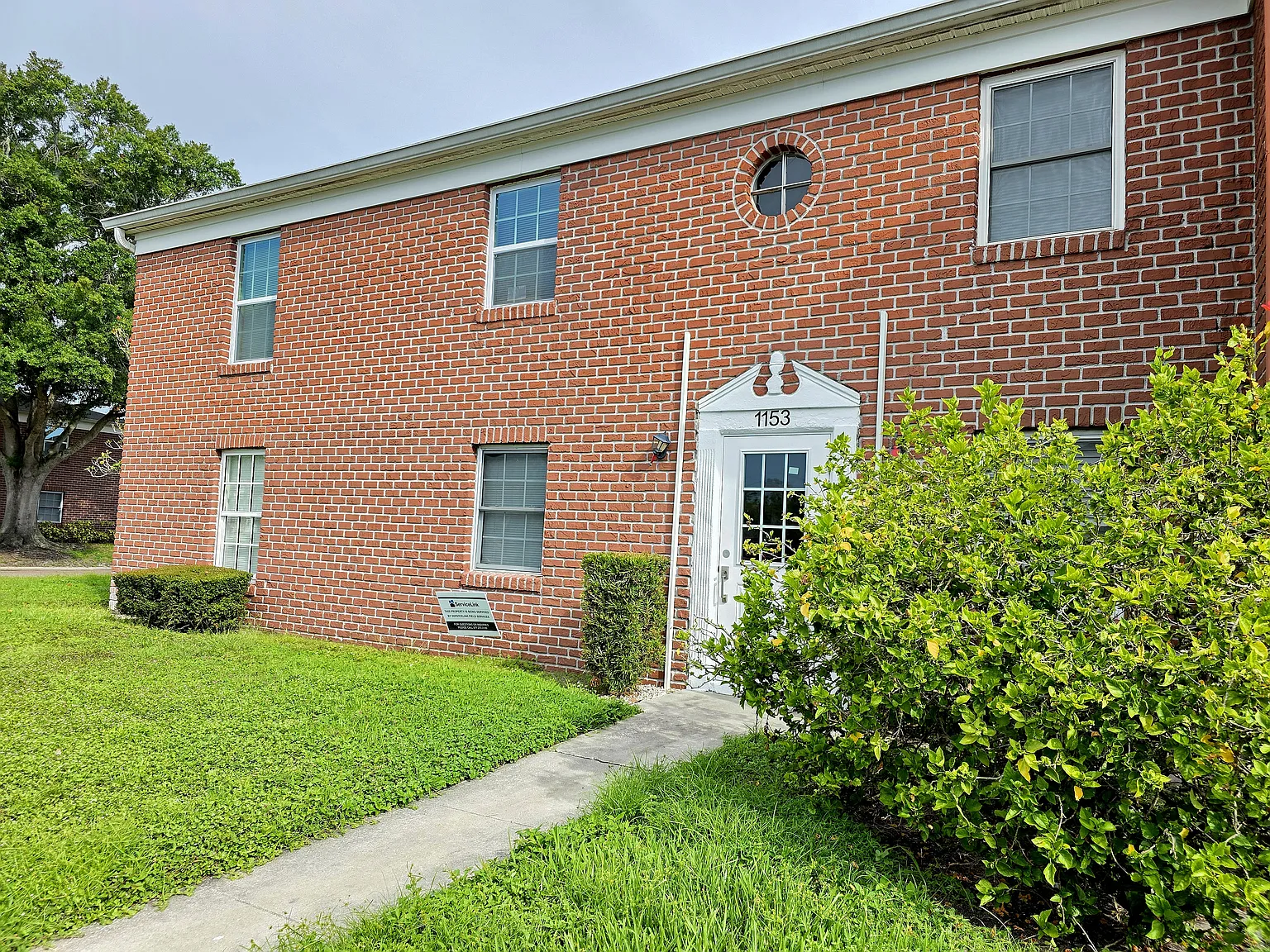 2 bed, 1050 sqft, $1,850 — Photo 1