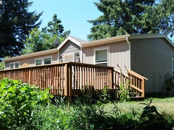 307 18th St NE, Long Beach, WA 98631