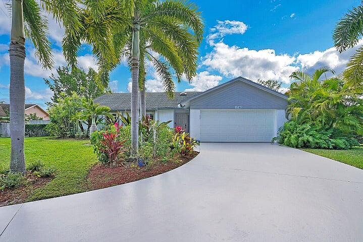 1st image of 1740 Shower Tree Way