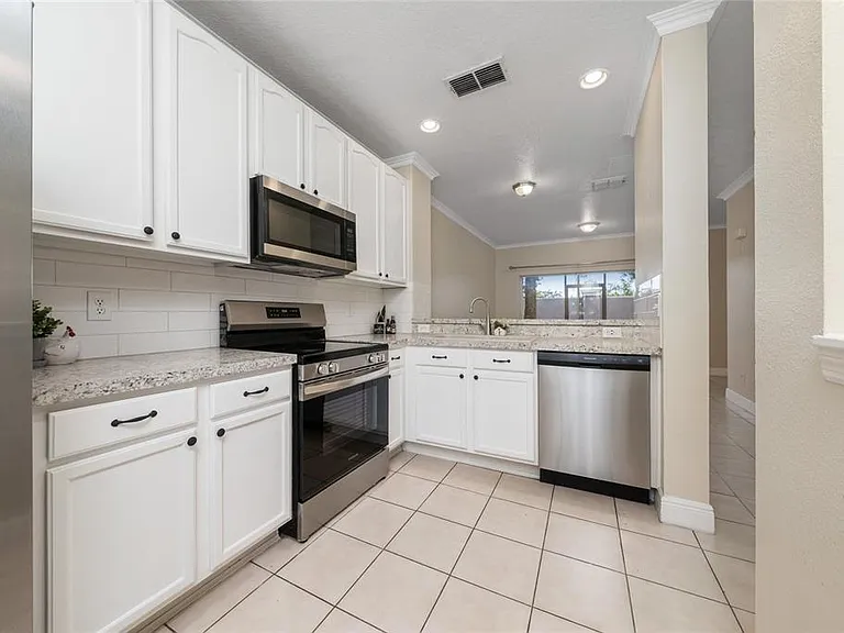 10612 Savannah Wood Dr #86 — Photo 8