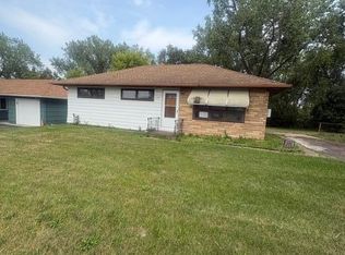 2594 Fairview Ave N, Roseville, MN 55113
