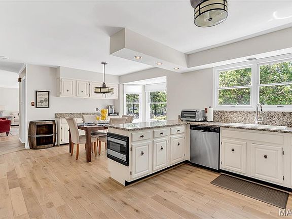 3rd image of 15940 Woodlet Way Ct