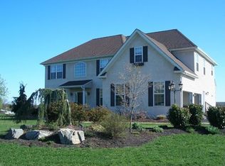 2949 Silver Creek Cir, Kutztown, PA 19530
