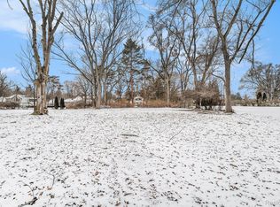 3271 Oakleaf Dr, West Bloomfield, MI