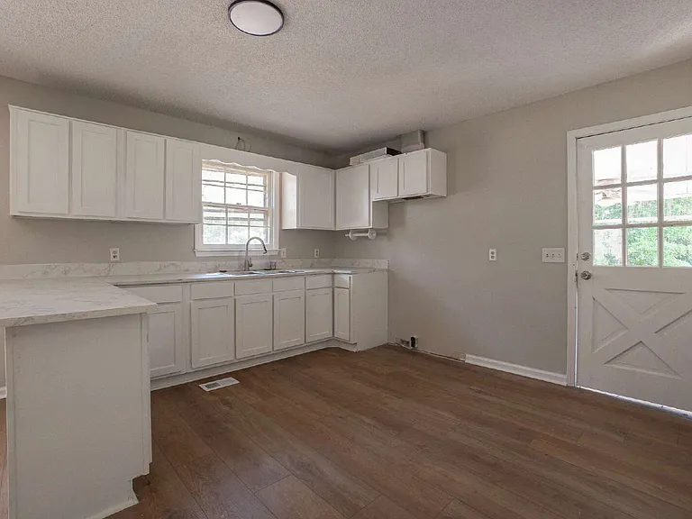 1728 N Governor Williams Hwy — Photo 10