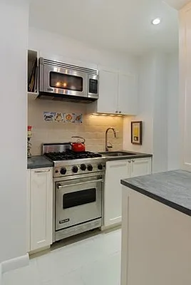 Sold by Corcoran | media 19