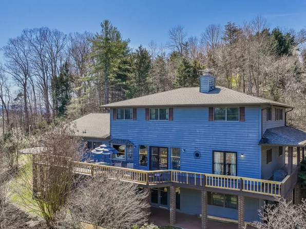 279 Lake Meadow Dr, Gray, TN 37615