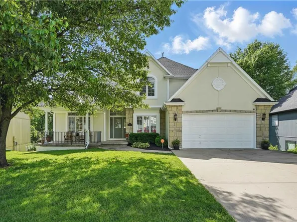 1040 Silverleaf Ln, Liberty, MO 64068