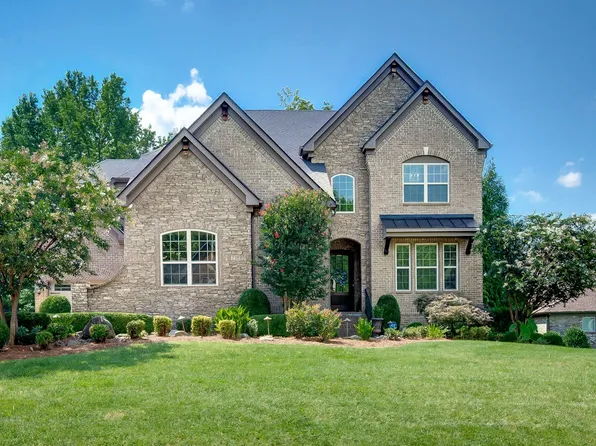 1198 Meadow Bridge Ln, Arrington, TN 37014
