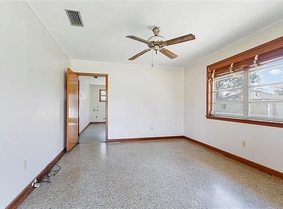 3rd image of 3823 General Meyer Ave