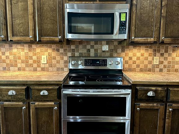 5th image of 125 Aberdeen Cir