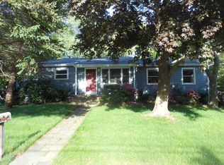 18 Shawondassee Dr, Stonington, CT 06378