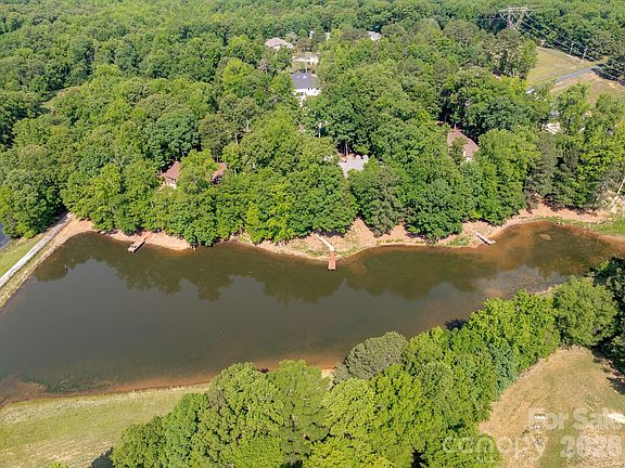 3rd image of 4709 Rockwood Dr