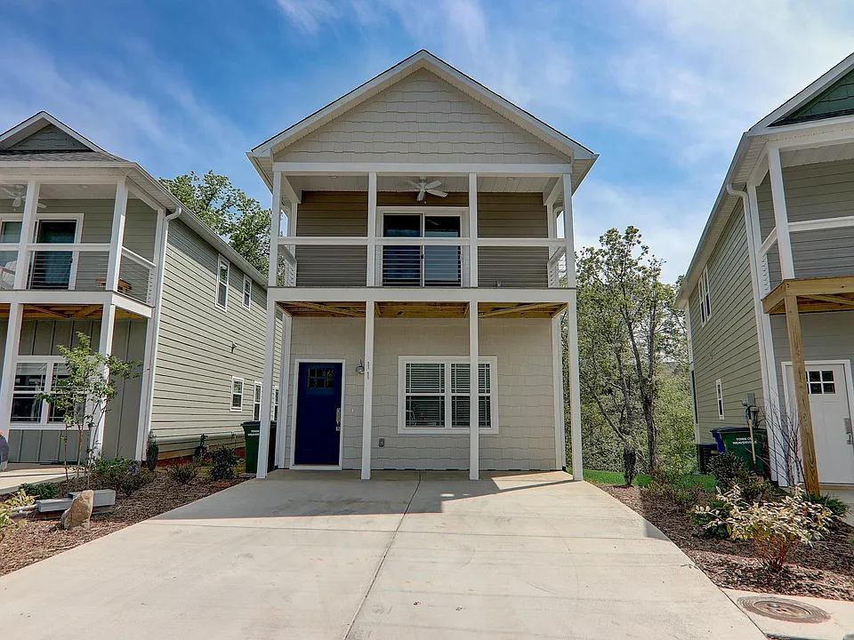 7 Water Pointe Way