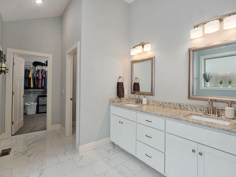 129 N Glengary Dr — Photo 11