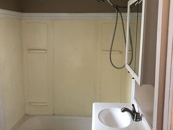 4th image of 40 Mechanic St APT C