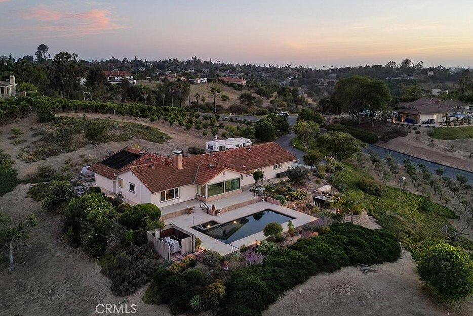 1st image of 1509 Macadamia Dr