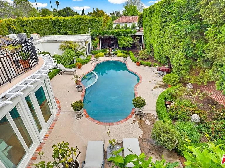 516 S Rimpau Blvd — Photo 59