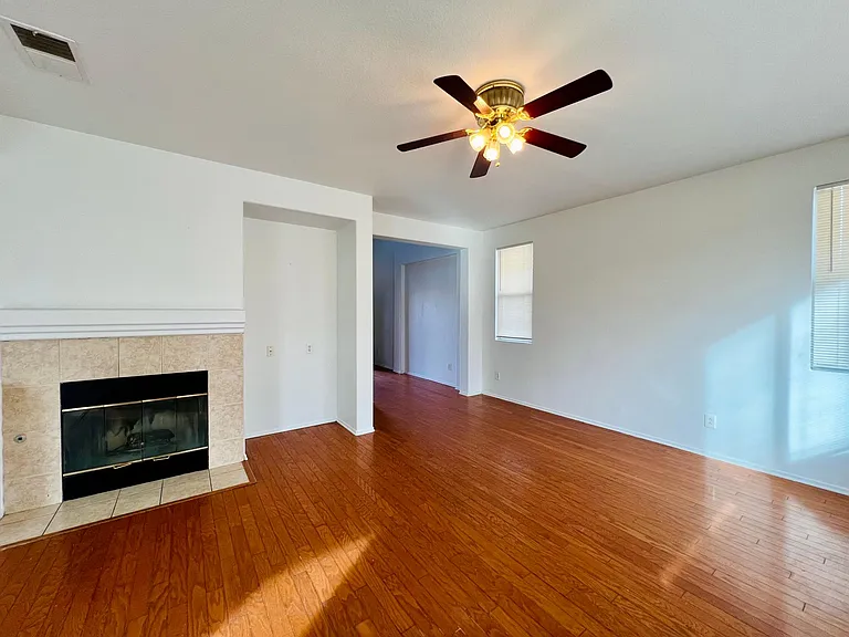 13613 Ashmont Rd — Photo 6