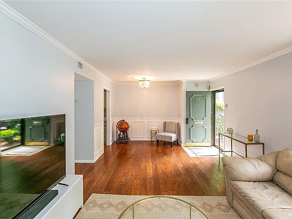 5th image of 73 Monet Ct NW