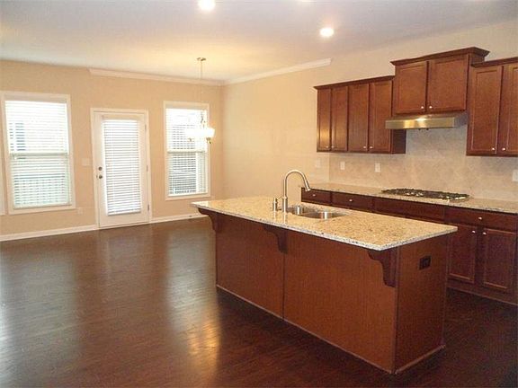 Kitchen Dining area