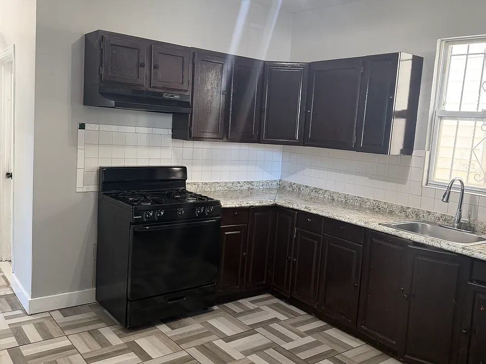 319 Coit St #1