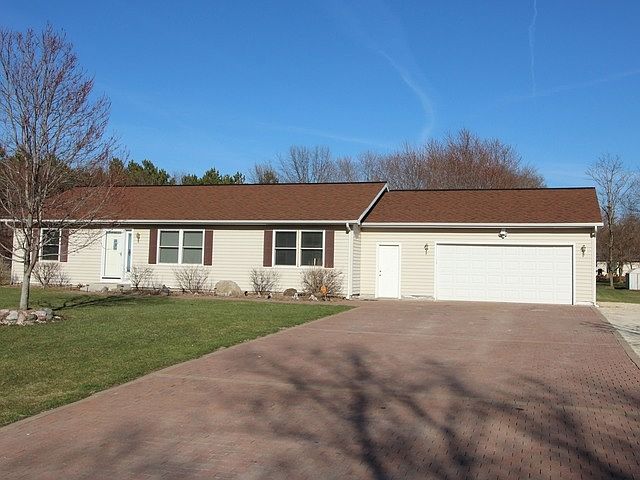 1st image of 35741 Linden Ln