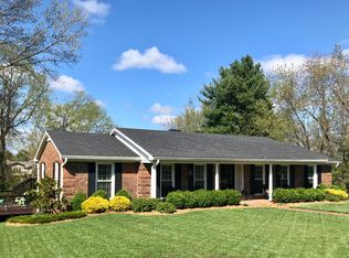 54 Hedgewood Dr, Frankfort, KY 40601