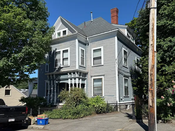 83 Pleasant St APT 3, Marblehead, MA 01945