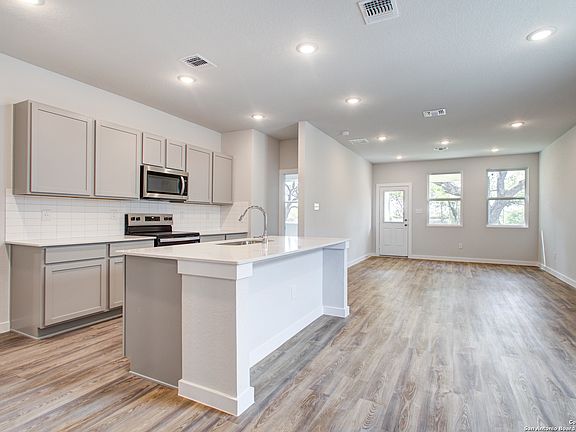 3rd image of 14730 Emerio Drive