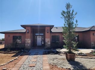 8811 6th Ave, Hesperia, CA 92345