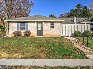 449 Valleybrook Dr, Lancaster, PA 17601